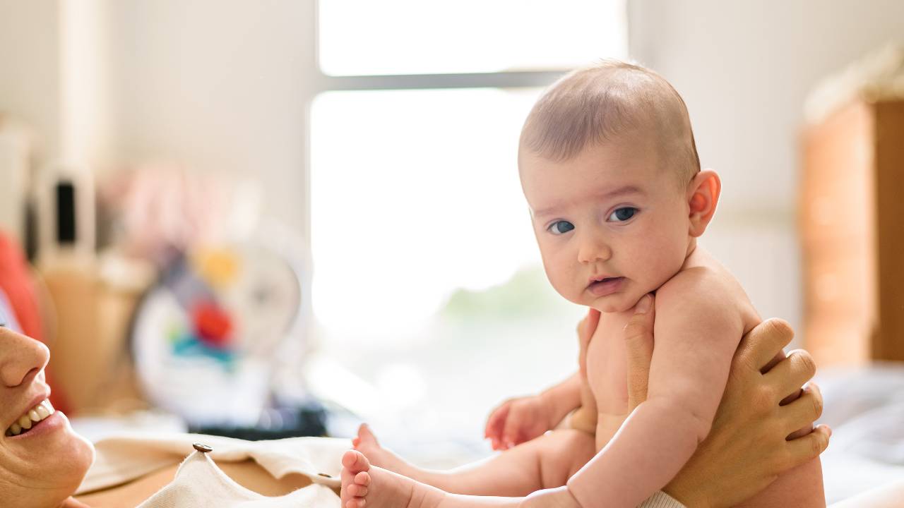 Familia con bebé en consulta